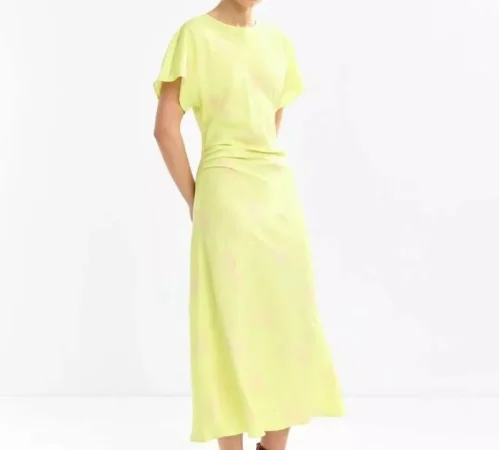 Vestido con drapeados (25,99 €)