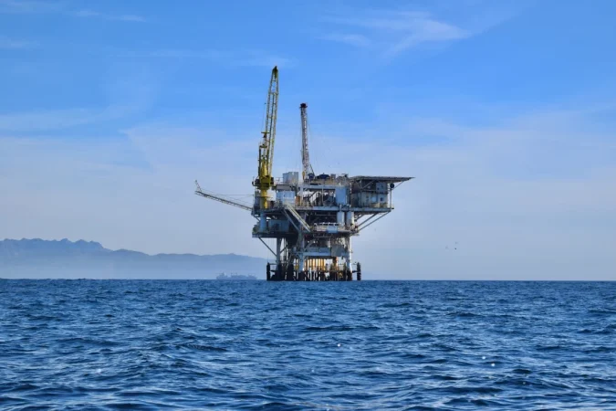 Materias primas: petróleo y metales industriales