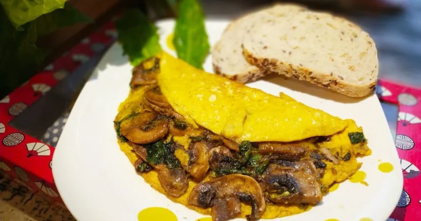 ¿Sabías que este común alimento te llena de energía y vigor para combatir el hastío estival? 20 Merca2.es 5 Tortillas cremosas de champiñones y mozzarella