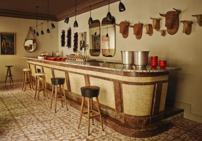 Deluz, el restaurante que da de comer a los empleados de Inditex y Acciona 3 Merca2.es celso y manolo 6 768x5361 1 Merca2.es