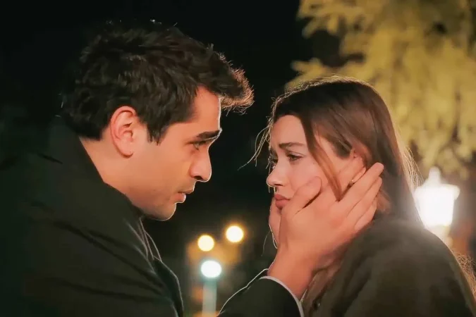 'Una nueva vida': Ferit se enfrenta a una encrucijada decisiva tras ser expulsado de casa de Şehmuz 82 Merca2.es MAQUINACIONES OCULTAS EN UNA NUEVA VIDA