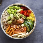 Aprende a hacer el mejor poke bowl, un plato sano, equilibrado y exótico