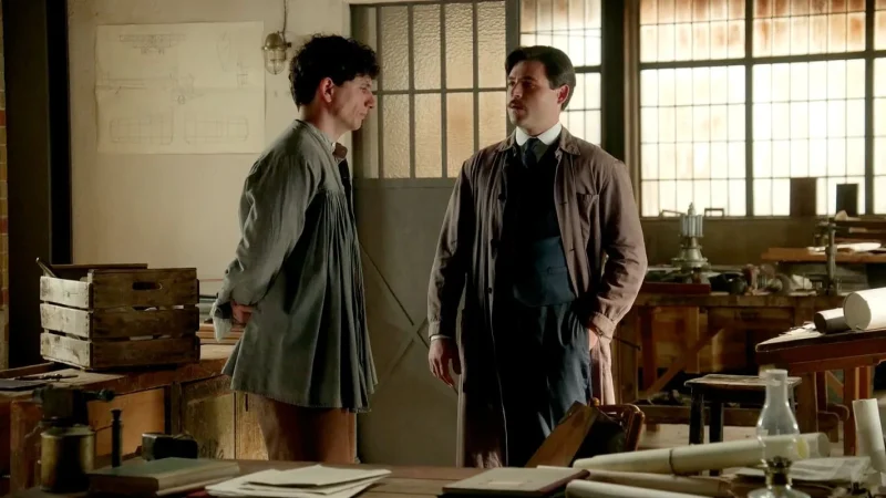 "La Promesa": Adriano y Catalina se arman de valor y deciden reformar la finca para proteger a sus trabajadores 63 Merca2.es "La Promesa": Adriano y Catalina se arman de valor y deciden reformar la finca para prteger a sus trabajadores.