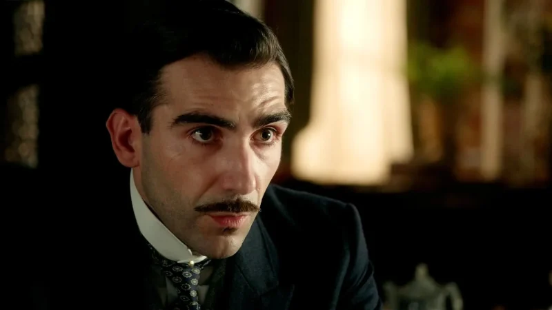 "La Promesa": Adriano y Catalina se arman de valor y deciden reformar la finca para proteger a sus trabajadores 61 Merca2.es EL VALOR DE LOS INVISIBLES EN LA PROMESA