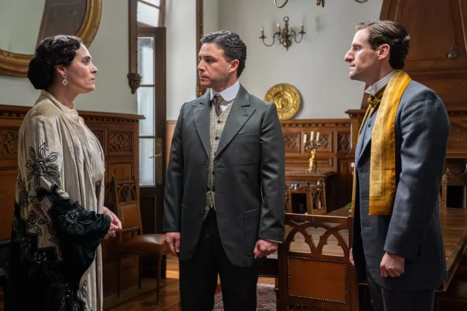 'La Promesa': Petra, entre la espada y la pared este viernes, con la vigilancia extrema de Cristóbal 38 Merca2.es NUEVO ORDEN Y VIGILANCIA EXTREMA