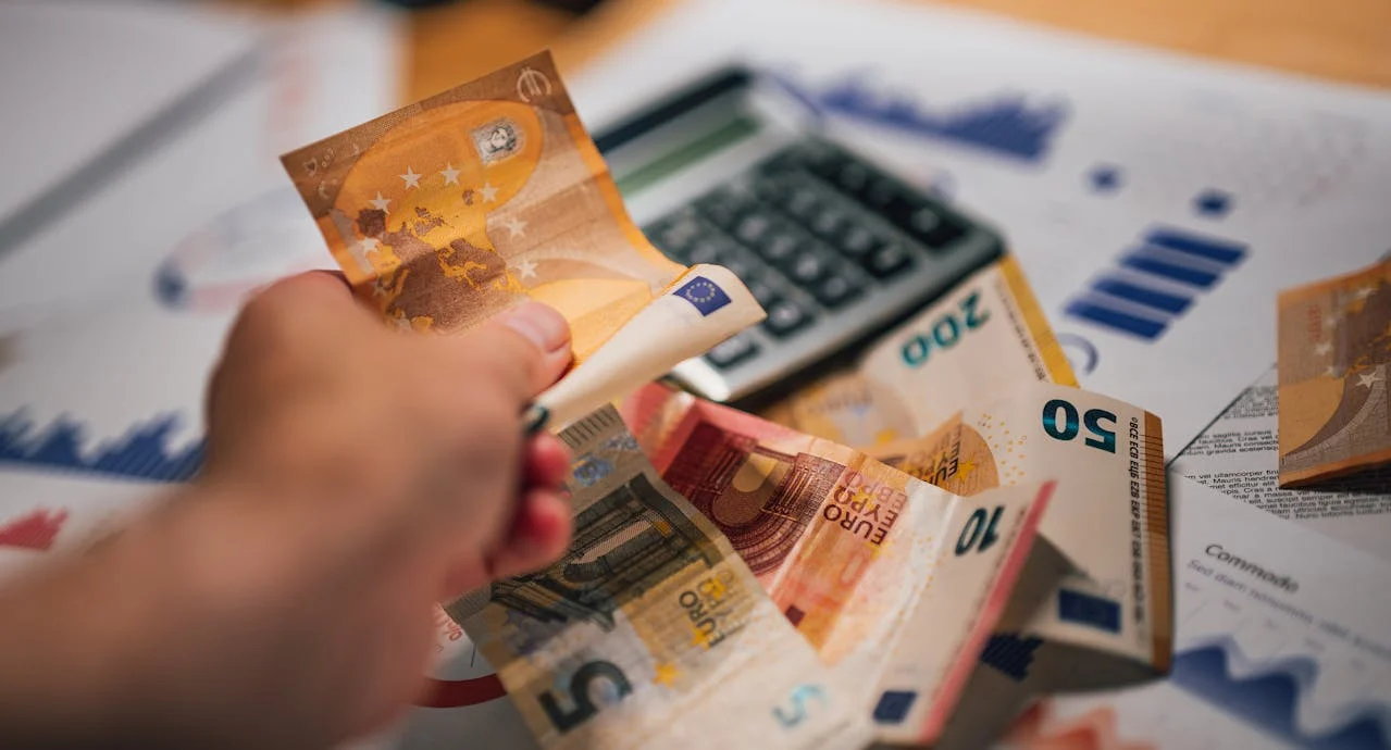 El timo de la 'cuenta inactiva': por qué tu banco puede cobrarte hasta 100€ al año sin usar sus servicios 3 Merca2.es LA SOLUCIÓN: CÓMO CERRAR LA CUENTA Y LUCHAR CONTRA LOS COBROS ABUSIVOS