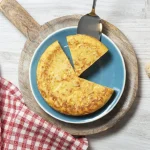 Aprende a hacer una excepcional tortilla de patatas rápidamente al microondas