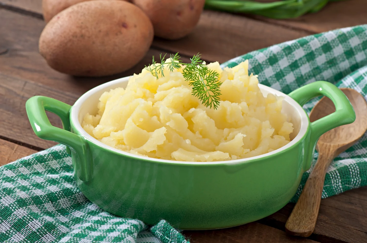 Adiós al puré de patatas de sobre: el truco de un chef vasco para una cremosidad Michelin con solo 2 ingredientes 3 Merca2.es Este no es un simple acompañamiento; este puré de patatas tiene la entidad para ser la estrella del plato.