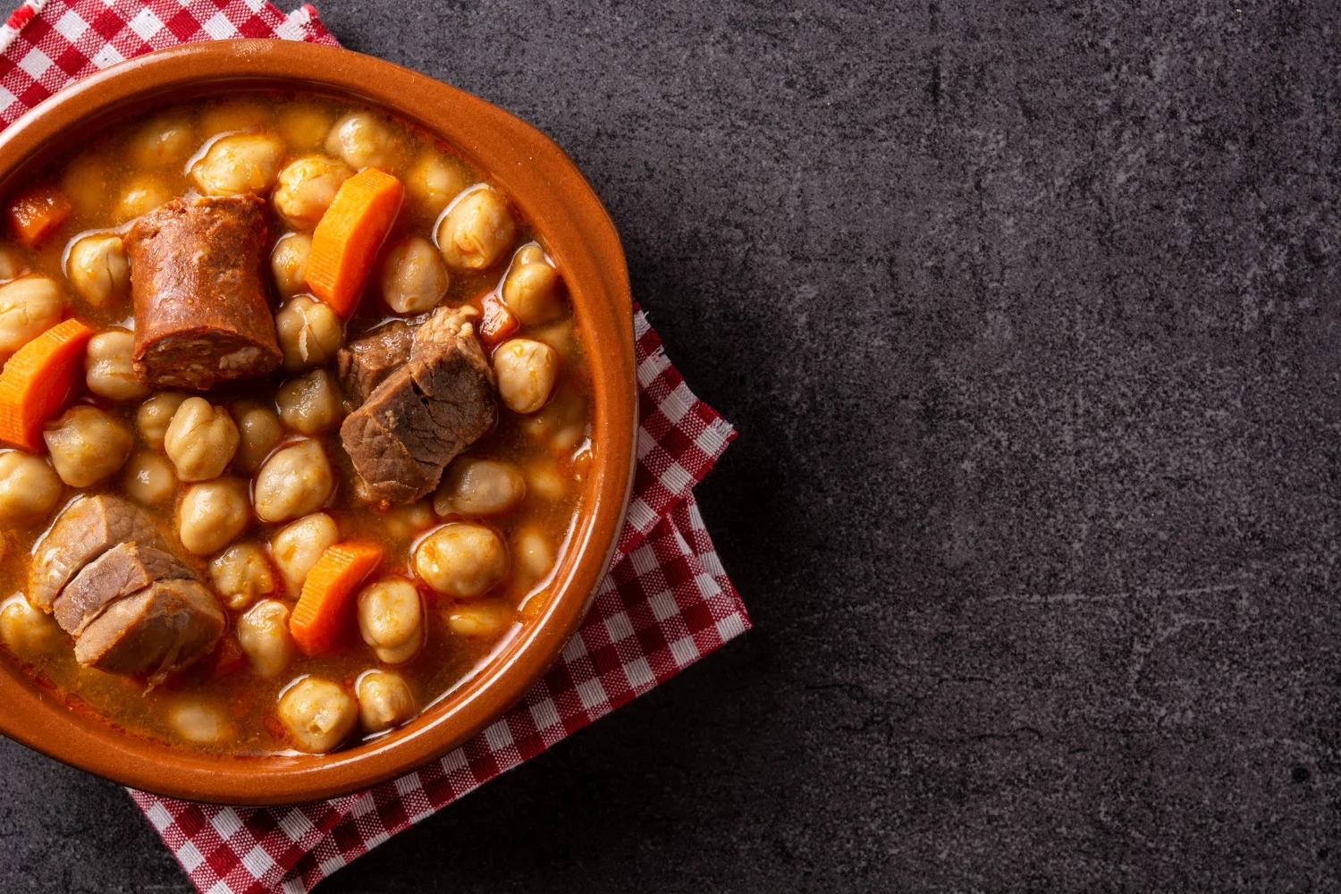 LA MATERIA PRIMA NO SE NEGOCIA: EL ALMA DEL CALDO