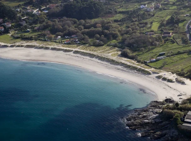 La OCU indica cuáles son las mejores playas de España para bañarse, las más limpias y menos masificadas