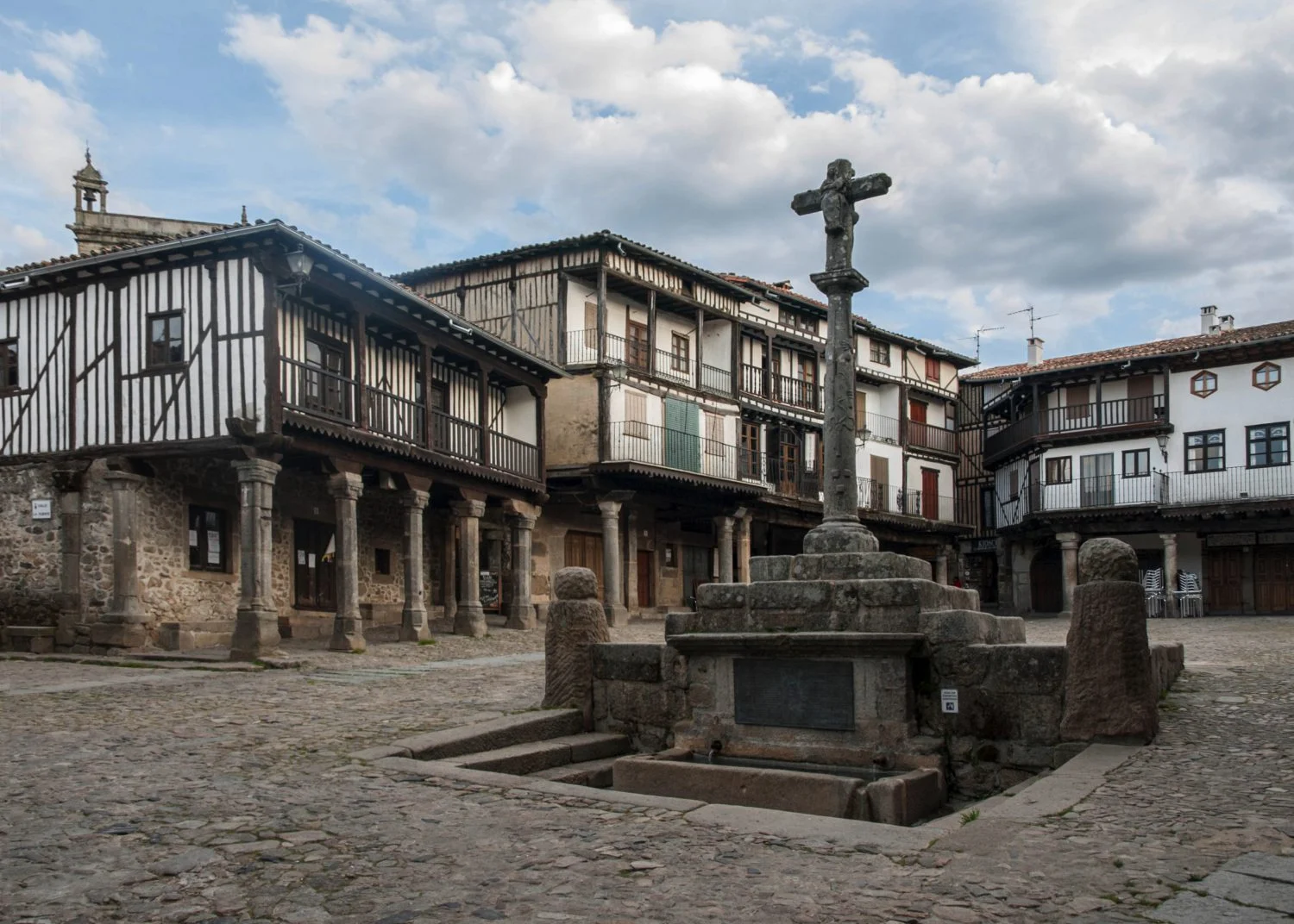 Ángel, jubilado (72 años), se muda al pueblo-museo de Salamanca: 