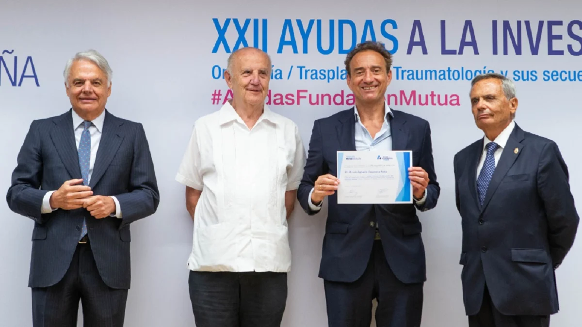 En la imagen, Ignacio Garralda (izda.), José Manuel Ribera Casado, el Dr. Rafael Arroyo,, y el Dr. Rafael Matesanz, en el acto de entrega de la XXII Convocatoria de Ayudas a la Investigación Médica.
