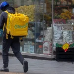 Glovo cambia otra pieza de las condiciones de los riders: Ya no eligen su horario