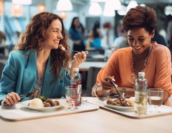 Ikea busca otra vía de ingresos para conseguir 8 millones de clientes nuevos 1 Merca2.es IKEA reduces food prices photo credit IKEA scaled 1 Merca2.es