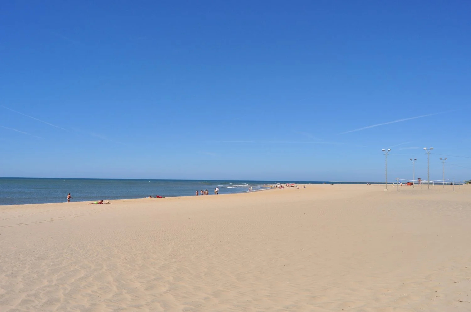 El secreto de Huelva que se confunde con el Algarve: arena infinita y vacaciones 50% más baratas