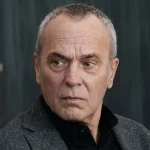 José Coronado (Tirso en ‘Entrevías’) no se esconde y confiesa el único papel que se arrepiente de haber rechazado: «Me equivoqué y me dolió»