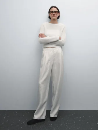 Así son los 10 pantalones más frescos y cómodos de Massimo Dutti para tu armario veraniego 4 Merca2.es Efecto arrugado: sin plancha y con estilo