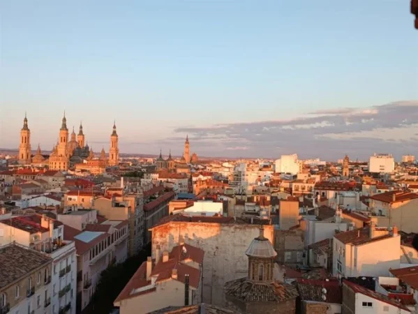 Las nuevas promociones de lujo en Zaragoza dividen a la ciudadanía 1 Merca2.es Zaar Merca2.es