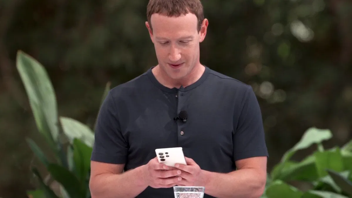 De Musk a Zuckerberg: qué móviles llevan en el bolsillo los multimillonarios que dirigen la tecnología