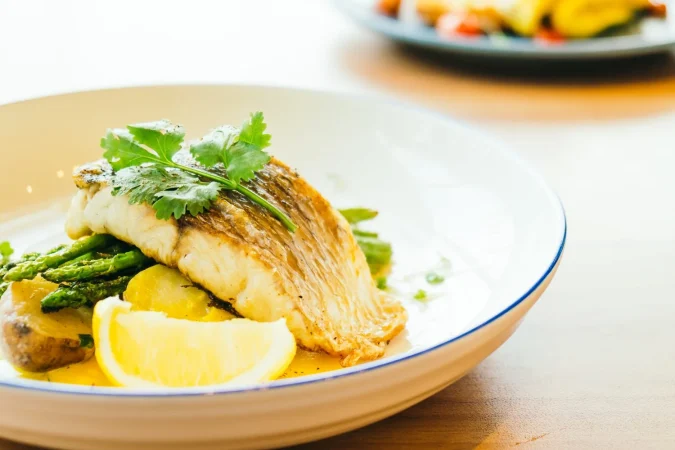bistec de pescado y carne de barramundi o pangasius Merca2.es