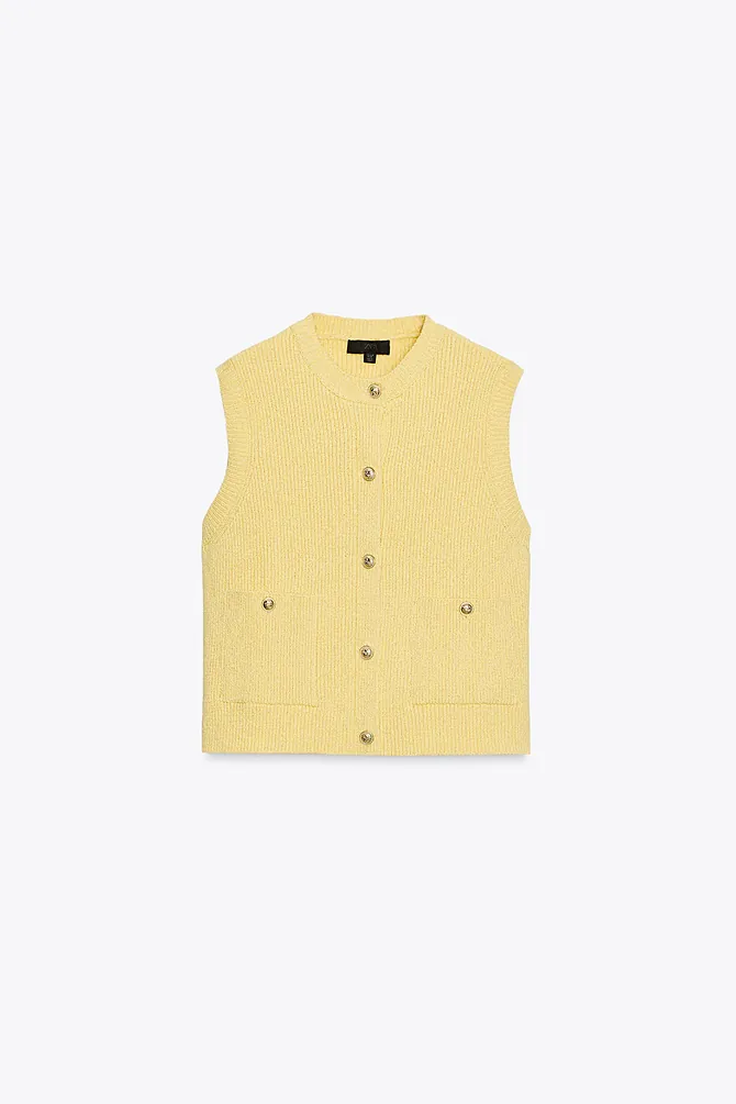 Color de temporada: chaleco amarillo de punto