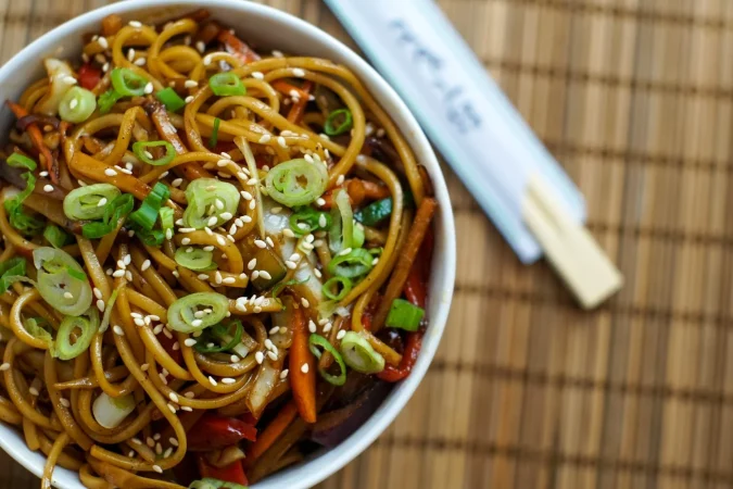 comida asiatica en un restaurante 2 Merca2.es