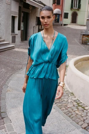 El guiño de Zara: un conjunto con sello royal