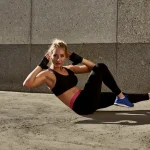 Elsa (23), fisioterapeuta: «Este es el ejercicio que te está destrozando las lumbares en el gimnasio»