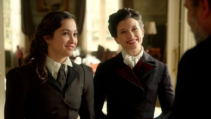 EL PALACIO DE LA PROMESA, DIVIDIDO A CAUSA DE LOS SECRETOS