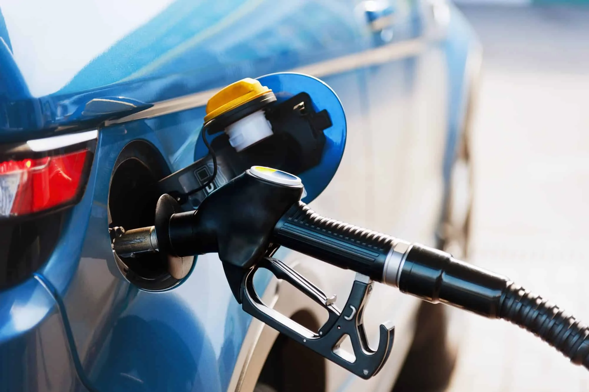 Esta es la gran mentira de la gasolina 'low cost': no, no es "la misma" que la de marca y esta es la prueba definitiva 1 Merca2.es Aquí desvelamos el componente clave que diferencia una gasolina de otra y por qué es fundamental para la salud de tu vehículo.
