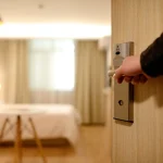 10 años trabajando en hoteles canarios y revela cómo consiguen camas irresistibles que puedes imitar en tu hogar