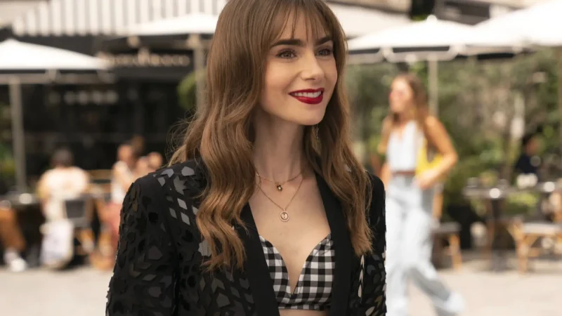 Netflix confirma la nueva vida de Emily entre París e Italia 16 Merca2.es Netflix confirma la nueva vida de Emily entre París e Italia