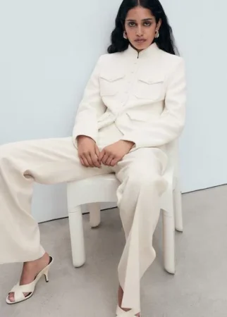 La inspiración de Mango para su nueva colección: una chaqueta blanca que marcó el estilo de la reina Letizia 28 Merca2.es Mango: Un conjunto blanco que hizo historia