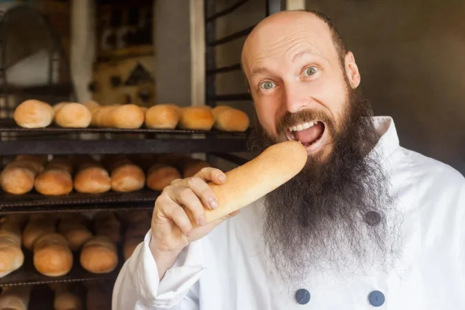 ¿Te hinchas después de comer pan? El problema no es el gluten, son los FODMAPs: Descubre cómo identificarlos y mejorar tu digestión 2 Merca2.es pan freepik 1234556 Merca2.es