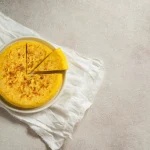 No necesitas azúcar ni horno: el pastel de queso saludable que está listo en 1 minuto exacto