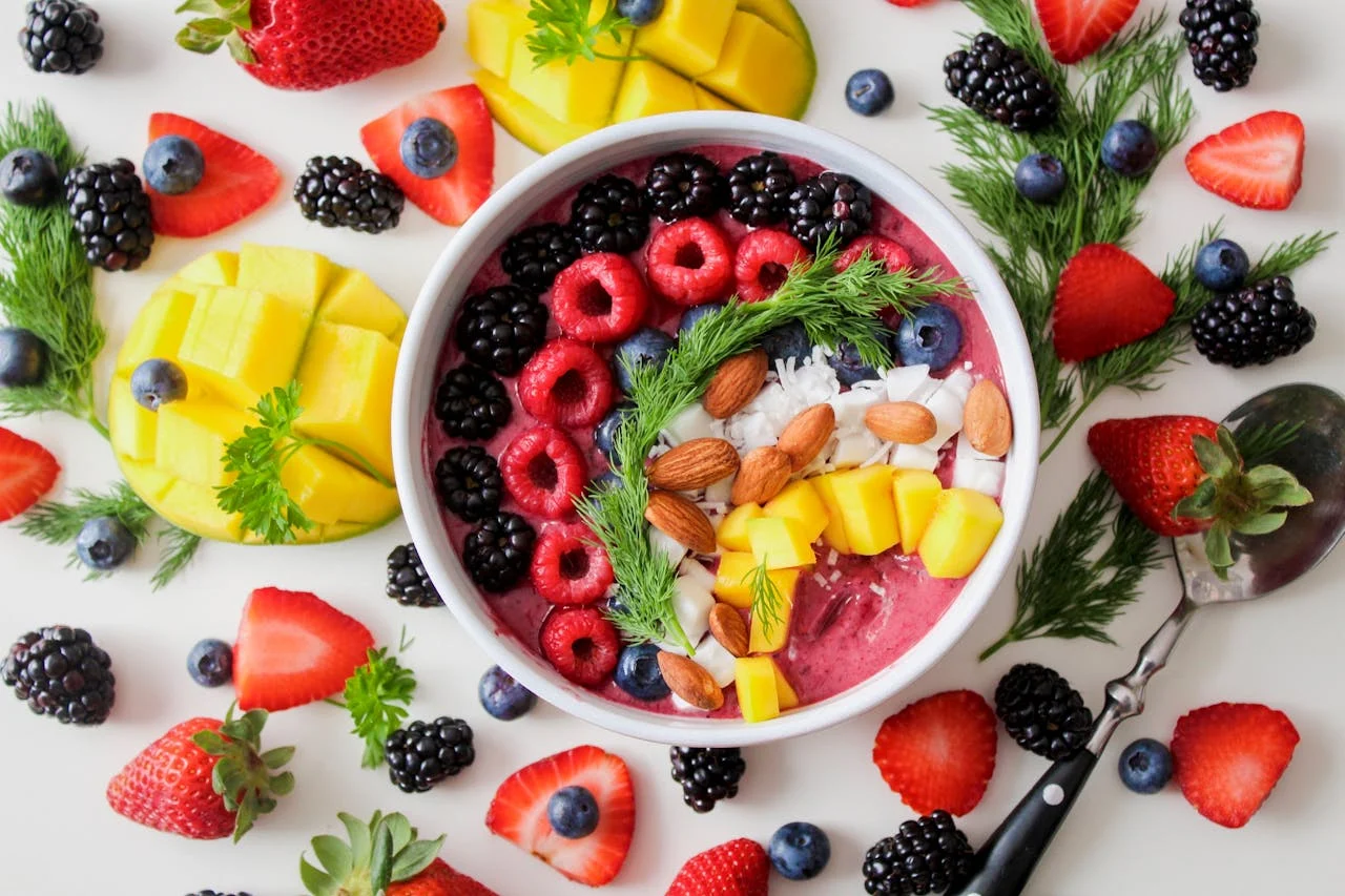 Médicos de Harvard desmontan el mito del café: este es el desayuno ideal con 3 alimentos básicos 3 Merca2.es ¿Y QUÉ PASA CON EL CAFÉ O EL ZUMO?