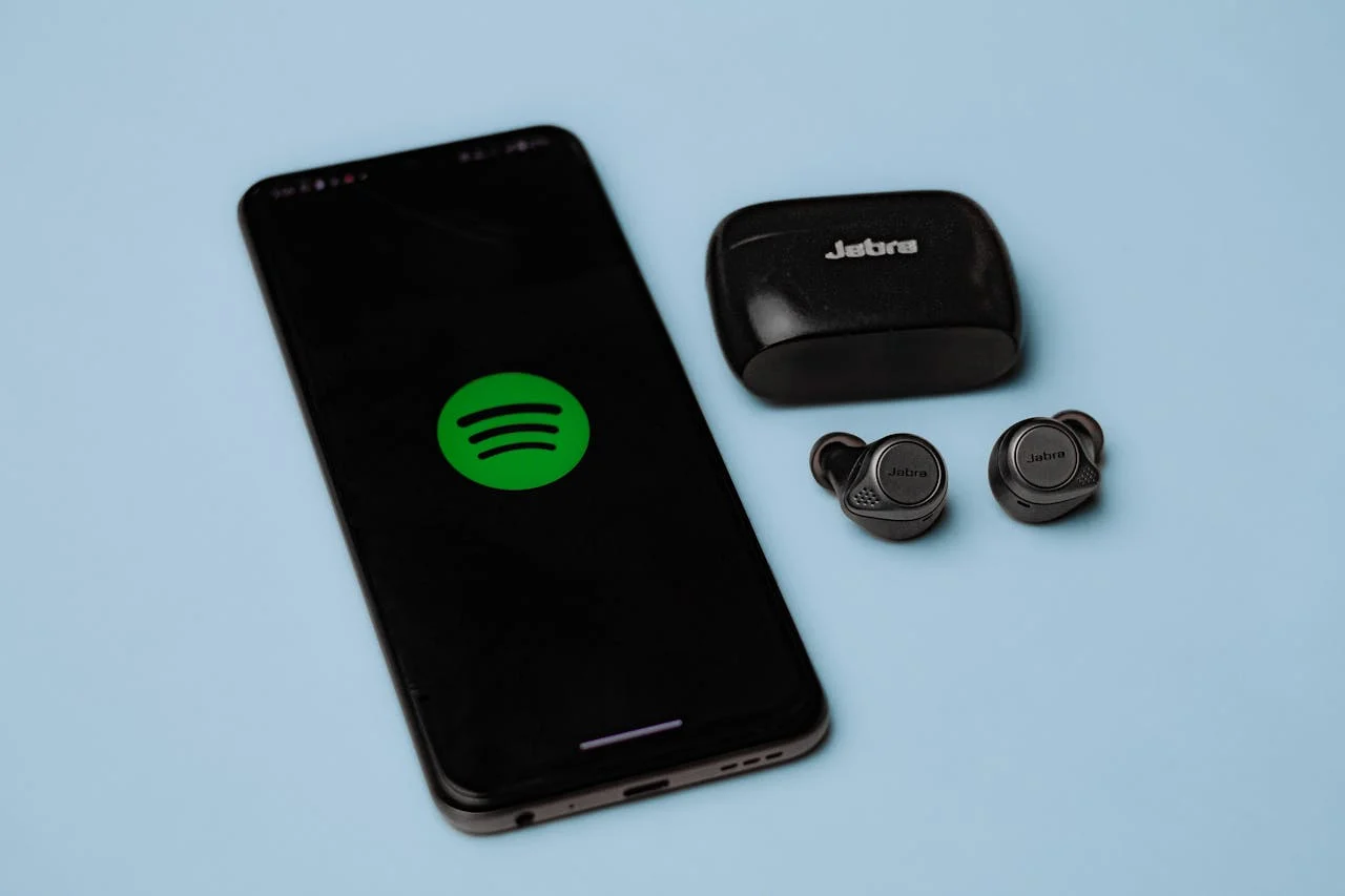 El error que comete todo el mundo en Spotify y que arruina sus recomendaciones para siempre 3 Merca2.es Al final, la magia de Spotify reside en que seas tú quien tome el control de la experiencia musical.