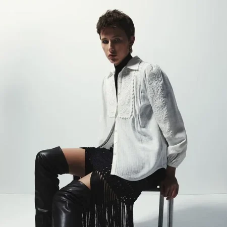 Sfera marca la temporada otoño con prendas que combinan tendencia y atemporalidad a precios de ganga 43 Merca2.es El romanticismo de las blusas bordadas