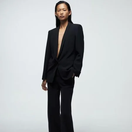 Sfera marca la temporada otoño con prendas que combinan tendencia y atemporalidad a precios de ganga 44 Merca2.es Trajes clásicos y el poder del quiet luxury