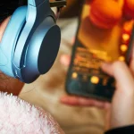Deja de reiniciar tus auriculares Bluetooth: el micro-corte que te desespera no es un fallo y se arregla en 10 segundos con este gesto