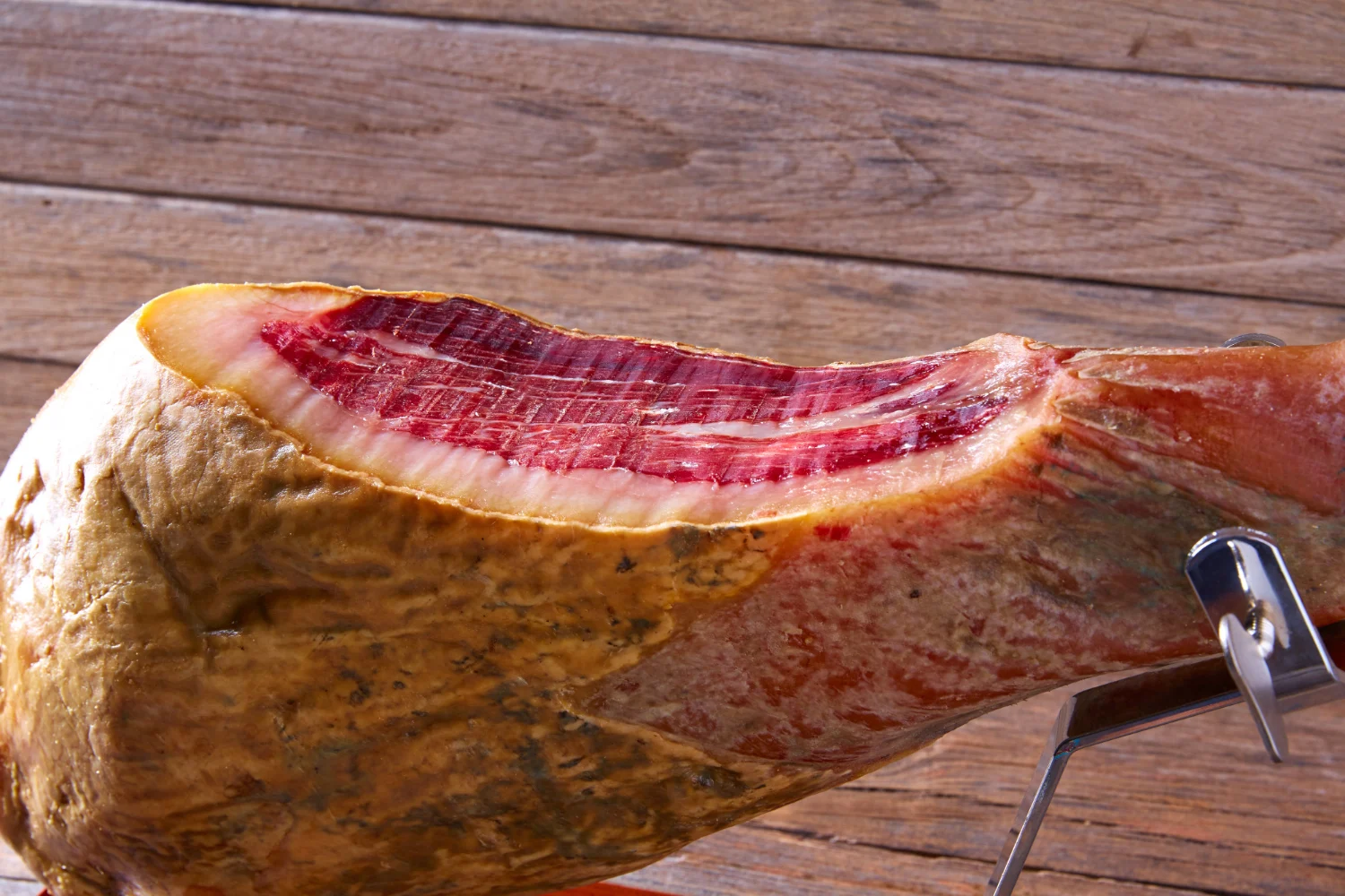 El pueblo de Teruel donde el jamón no se corta, 