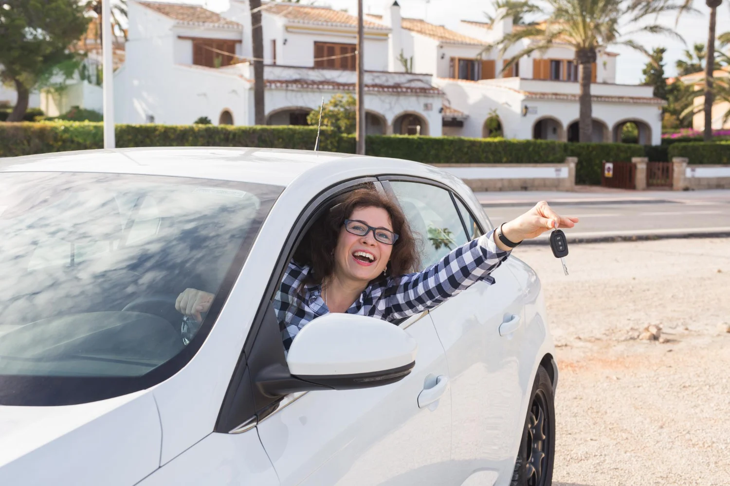 Los coches modernos saben dónde aparcas y qué escuchas: guía rápida para ajustar su privacidad paso a paso 1 Merca2.es La respuesta es más amplia de lo que crees y va mucho más allá de la velocidad o los kilómetros.