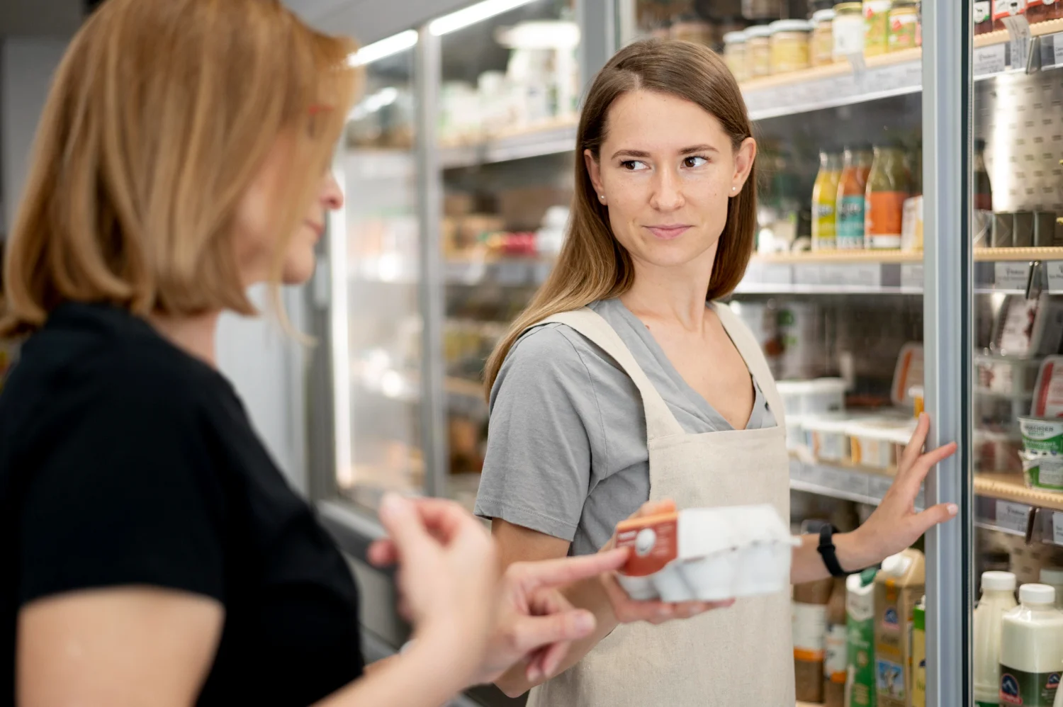 Ex reponedor de Carrefour revela el 'código secreto' de las etiquetas para saber qué día exacto van a bajar de precio un producto al 50% 1 Merca2.es Este sistema revela una práctica interna diseñada para optimizar la gestión de stock, pero que el consumidor avispado puede usar a su favor.