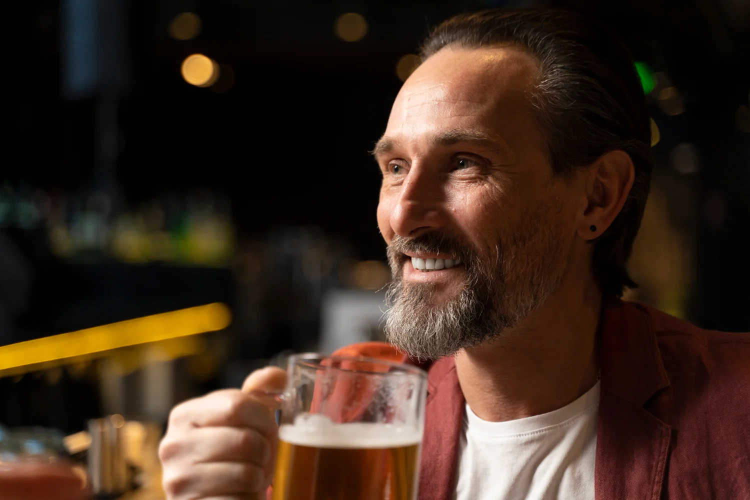 Juan Jose Llama (46), neurólogo, confirma la noticia que nadie quiere escuchar: "Los amantes de la cerveza me van a odiar, pero evita tomarla si ya tienes mas de..." 3 Merca2.es No todo está perdido; exploramos opciones para mantener el aspecto social sin comprometer el bienestar.