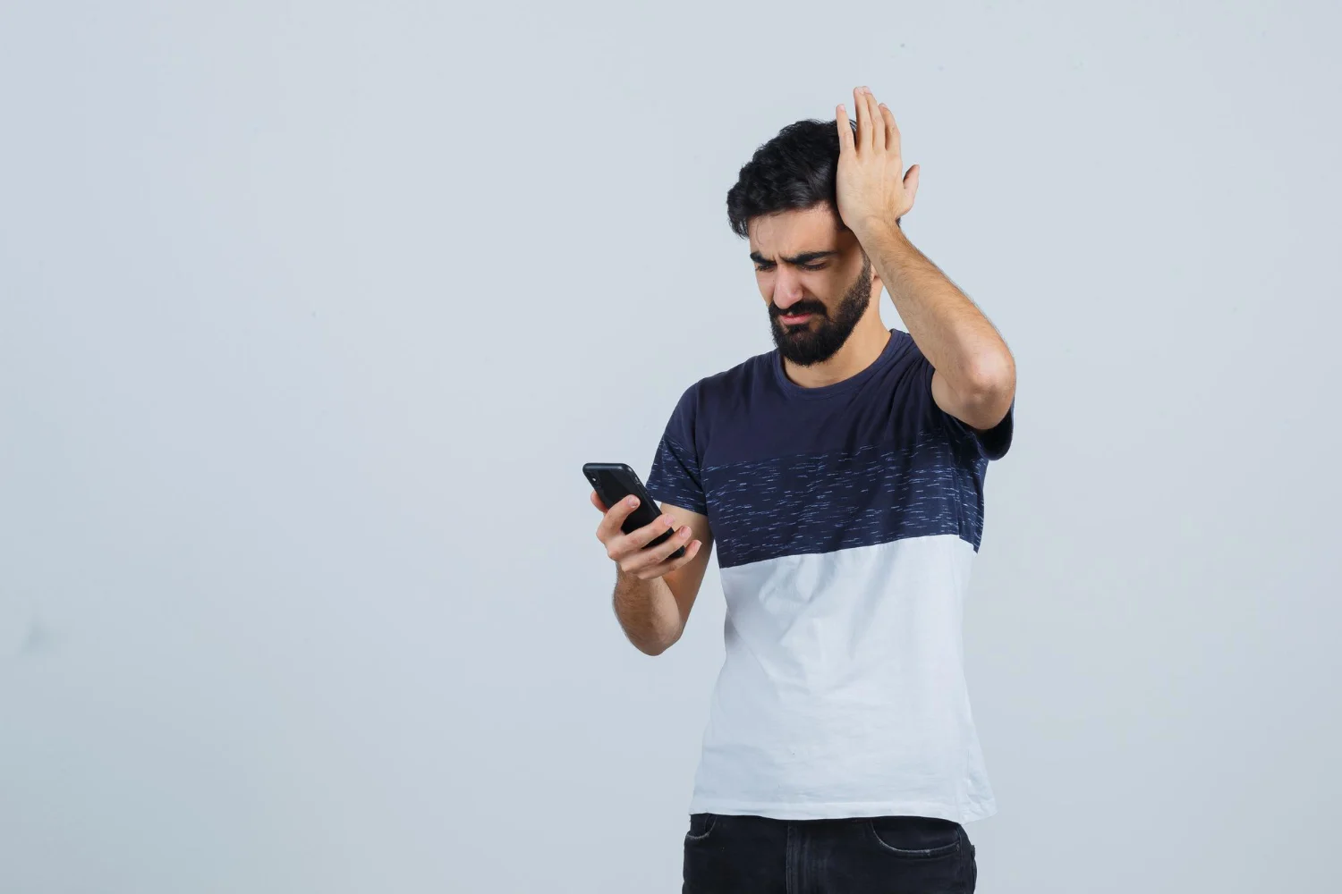 La 'dieta digital' que funciona: 5 tipos de aplicaciones que debes borrar de tu móvil hoy mismo 1 Merca2.es Esa espiral de vídeos y fotos que te atrapa durante horas tiene un coste psicológico más alto de lo que crees.