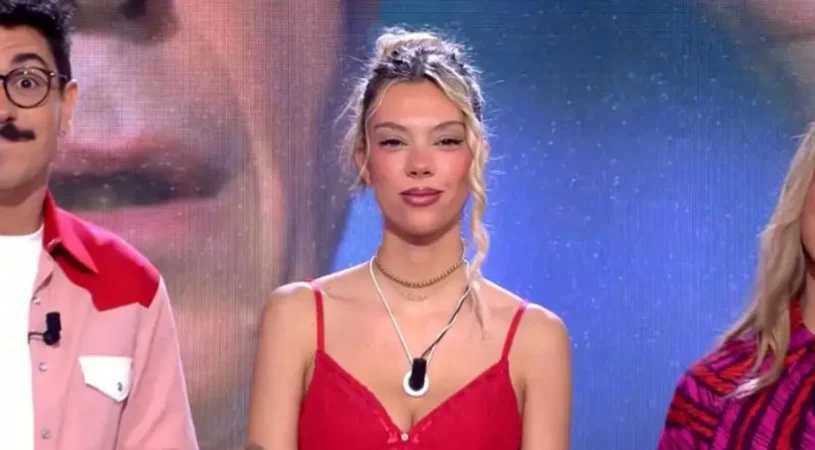 Alejandra Rubio escandaliza a Telecinco con lo que ha confesado sobre su familia 29 Merca2.es Alejandra Rubio Merca2.es