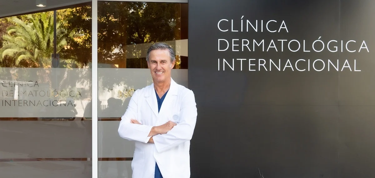 Dr. Ricardo Ruiz Rodríguez, jefe de Servicio de Dermatología del Hospital Ruber Internacional y director médico y fundador de Clínica Dermatológica Internacional.