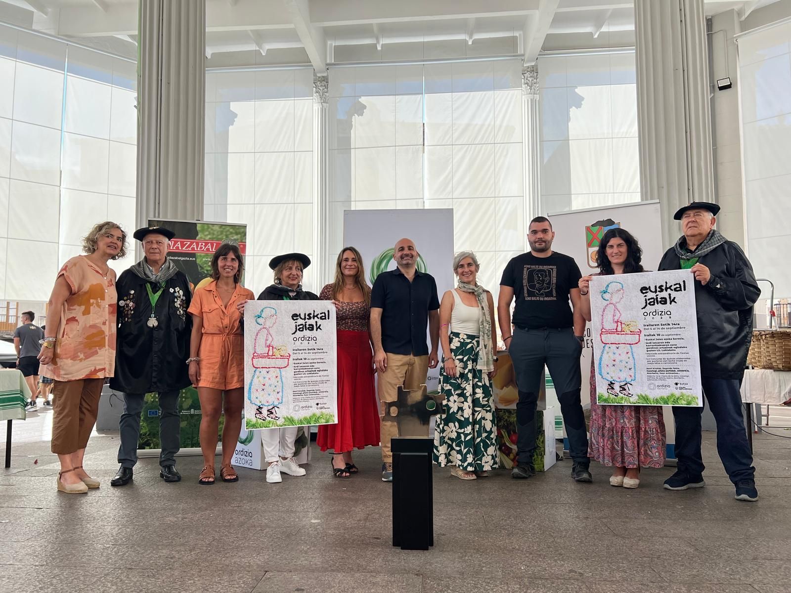 Ordizia convierte su célebre subasta de queso Idiazabal en un evento global 1 Merca2.es Euskal Jaiak 2025 Merca2.es