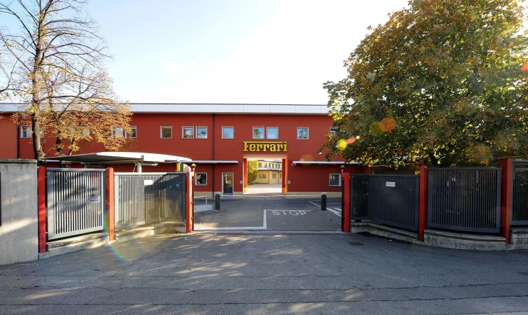 Citigroup: Ferrari está entre la espada y la pared ante el CMD del 9 de octubre 1 Merca2.es Aunque Ferrari sigue siendo una buena marca y una empresa encomiable, creemos que la valoración sigue siendo un riesgo. Fuente Ferrari.