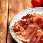 «No tires 300€ a la basura», el chef Florencia Rulo (41) desmiente el error más común al guardar jamón (y te da la solución definitiva)